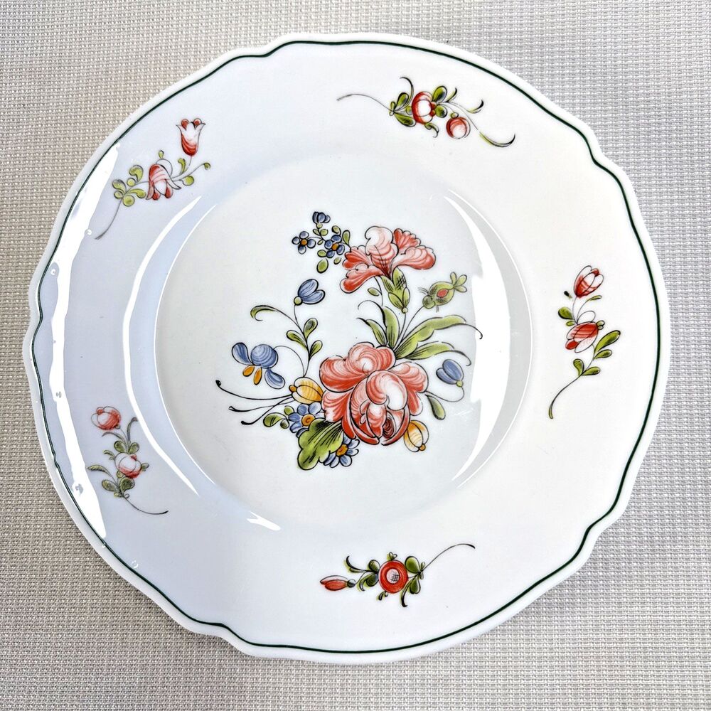 Vintage Arcopal Provincial 10" Dinner Plates Milk Glass Scalloped Rim Set of 4